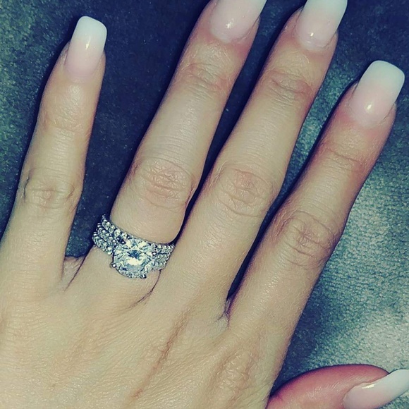 Diamond ring - Picture 2 of 2